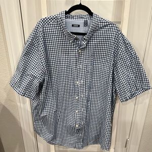 Checkered Light Blue/White Short Sleeved 2XL Button-Up Casual Shirt by Izod